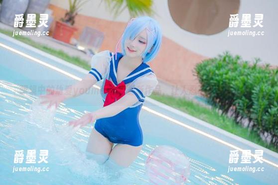 眼镜中的幼爱youmeko，最新作品，让人忍不住多看几眼。