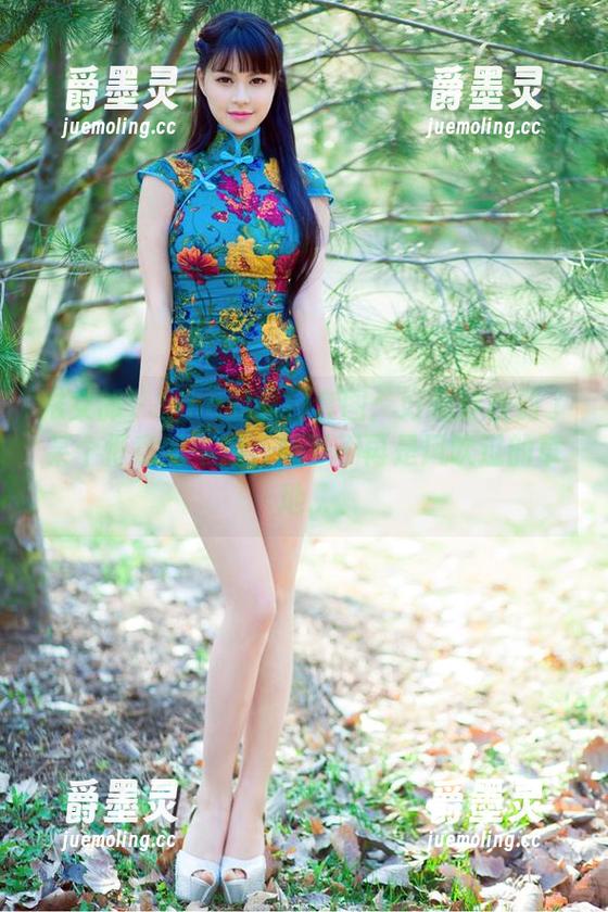 推女郎 - Lina的夏日套图：好像穿梭到了某个惬意的午后，腋下不再是风吹过的草地...