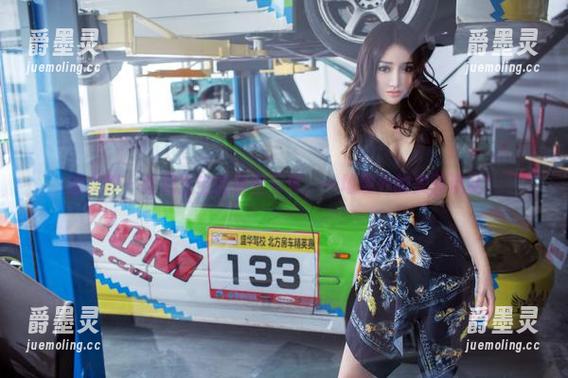 推女郎 - 哈尼宝宝的教室写真，一场意外的美丽混乱！