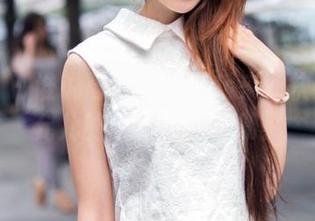 推女郎 – 谁说脚就应该藏起来？快来瞧胡允儿的最新裸足图册！