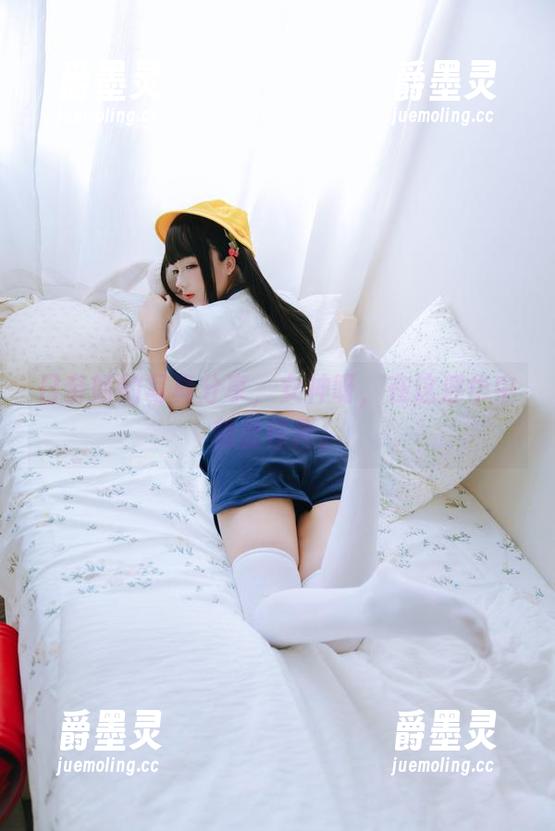 日奈娇的写真分享，女神呀，在这浮华中稍显怪异。