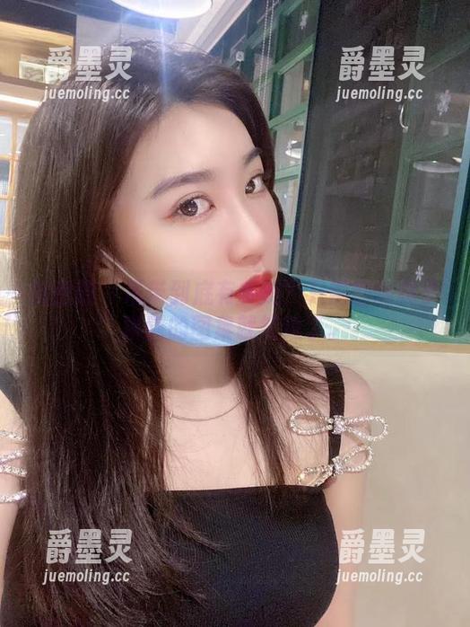 微密圈 - 吊带到底有多美？只需翻翻林子琳喵的图集就知道了。