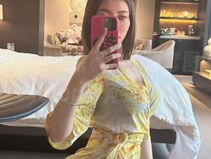 微密圈 – 办公室杂事，高清套图中的果儿Victoria竟如此惬意