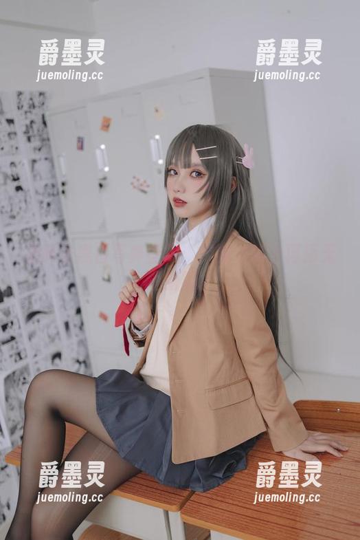 果咩酱黑白写真登场：定制之路上再添无趣新篇。