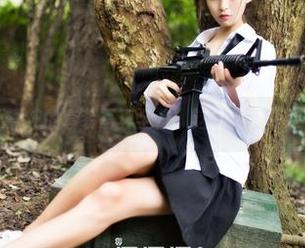 果团网 – 王语纯的套装写真全集：这情绪太复杂，戳我心！