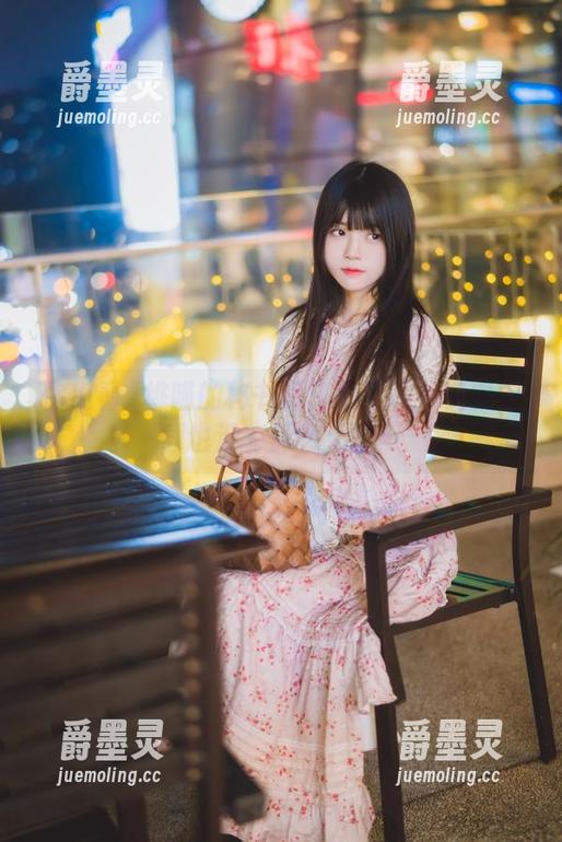 你们看桜桃喵的秘书写真集了吗？其实下载也没有那么无聊…
