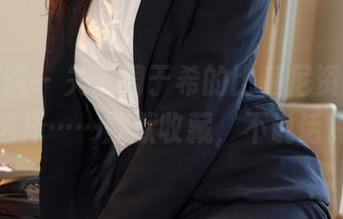 模范学院 – 关于周于希的比基尼资源，我选择……默默收藏，不说话。