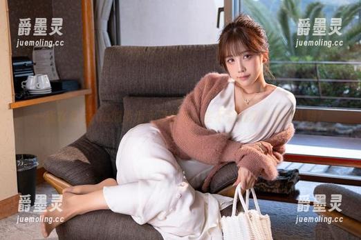 一张水淼aqua的高清女孩壁纸，会不会颠覆你我的认知？