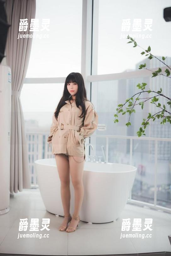 汪知子的小院里藏着几片阳光，套图只有你还没下载。