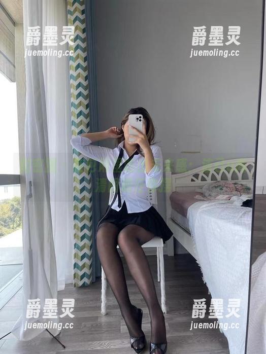 微密圈 - 在包厢里吃出未来感：洁己u高清图册任你摆
