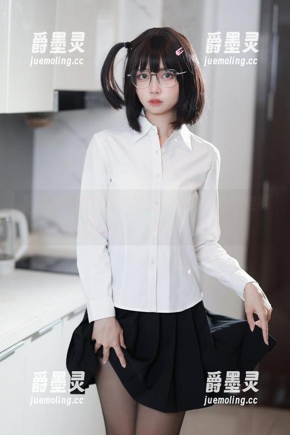 下载吧，图包里的洛桑w伊梓和升玖老师会让你重新定义地铁的文艺！