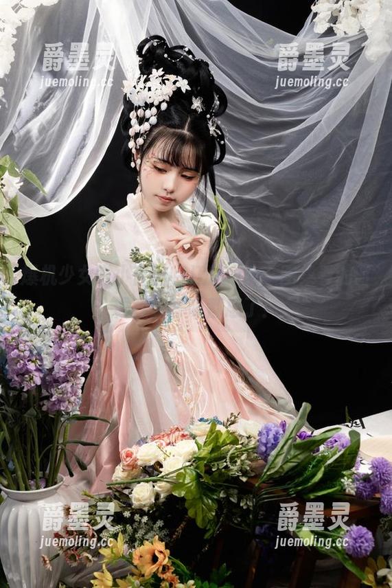 爆机少女喵小吉 爆机少女喵小吉的临江仙cos,图集看的时候我连呼吸都忘了!