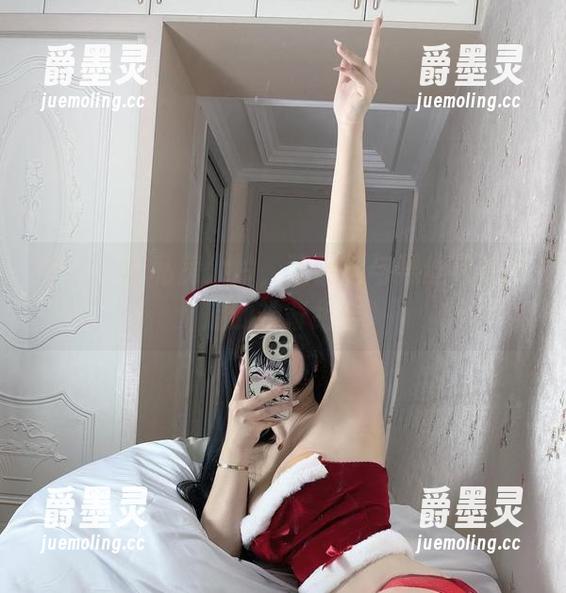微密圈 - 私房大片，猪饲料与黑丝带袜红底的神奇组合