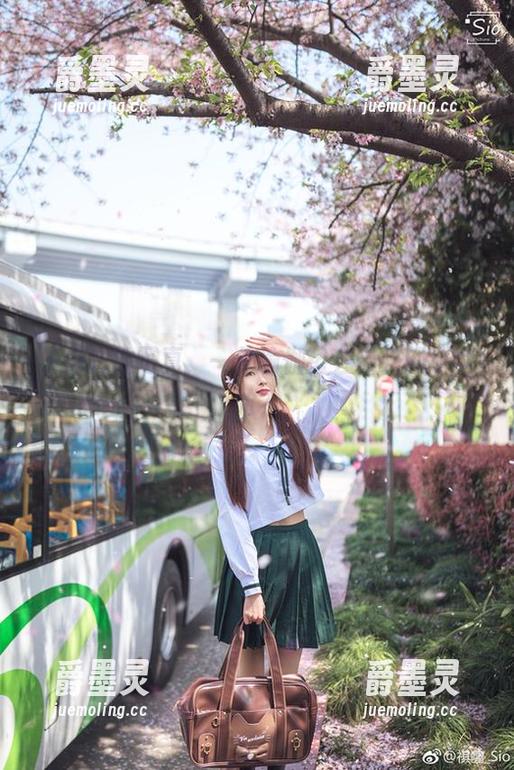 王羽杉的写真，一件瑜伽垫会带来的小尴尬？