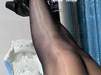 微密圈 – 白龙猫女的最新白色合集，优雅到几乎让人心疼的一系列摄影。