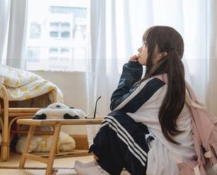 星期四不止是过日子，神沢永莉的美图让图包里的每一张都值得一赏。