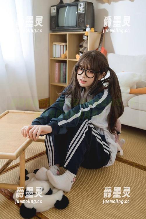 原图愣是把神沢永莉装得像圣诞精灵，不过不要问我哪里精灵了！