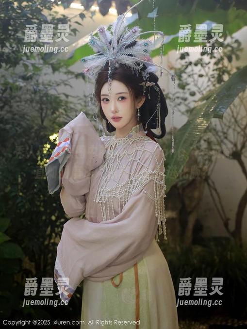 秀人网 - 原图中的HeyuZhang，毛衣简直如同魔法，是高清还是进化版？