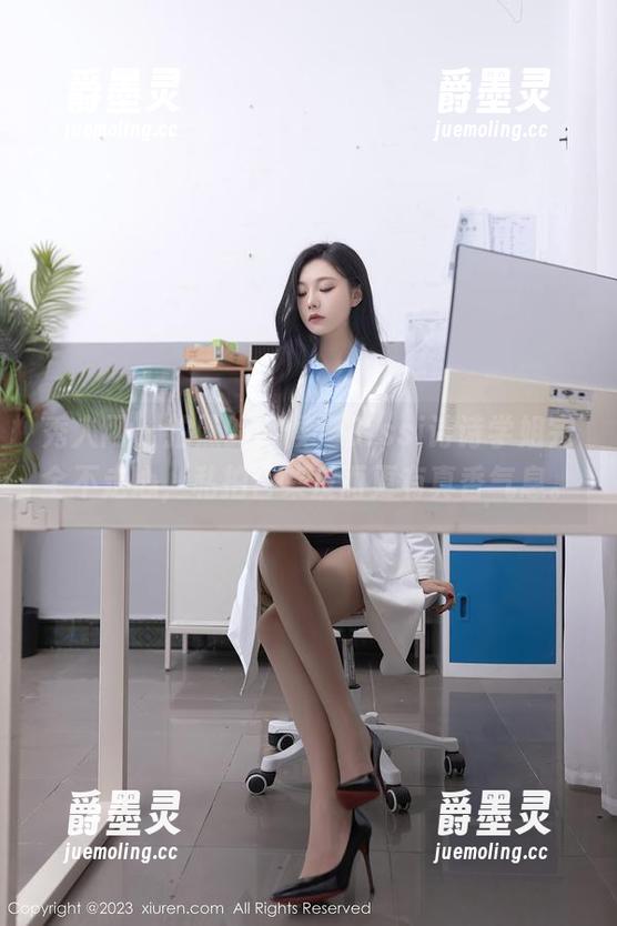 秀人网 - 拍照的时候，Sissi诗诗学姐完全不走心，私拍合集反而更有真香气息。