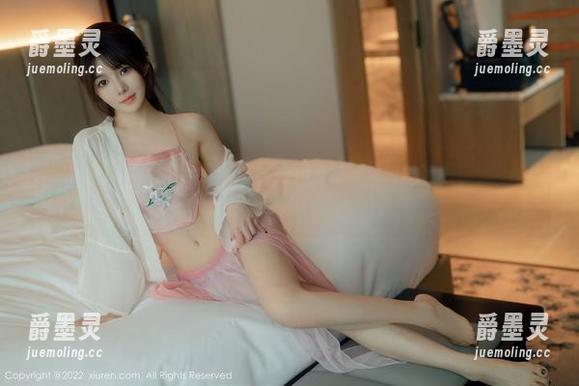 秀人网 - 周大萌的户外写真，给我一种‘我把森林当裙子’的即视感！