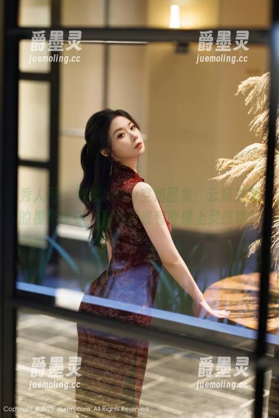 秀人网 - 娜娜baby空姐图集：云端美丽的视觉享受，下载后或者能碰上灵感哦？