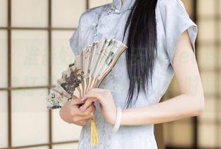 秀人网 – 准备好，观看安琪Yee连衣裙的图包，像打开一个封存已久的时光宝盒。