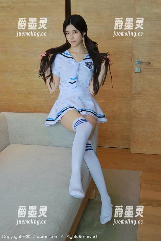秀人网 - 小果冻儿无圣光泳装写真，别担心，羞羞的事不多！