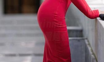 秀人网 – 小泡芙winna写真大公开：发光发热的礼服越看越迷人