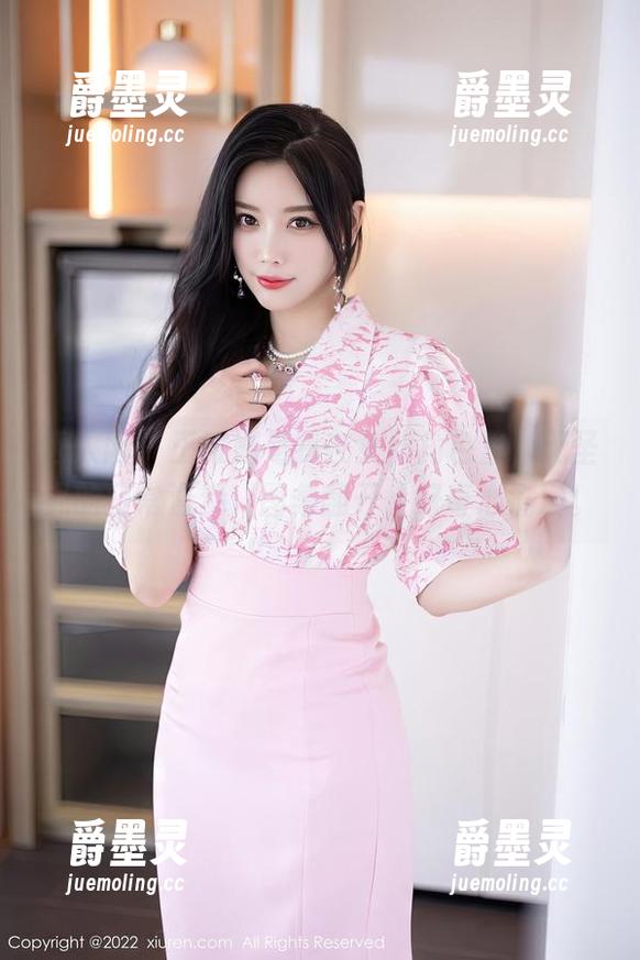 秀人网 - 王雅姗是我在女仆角色里，无圣光的日常漫步，图集翻开，好奇心满满。