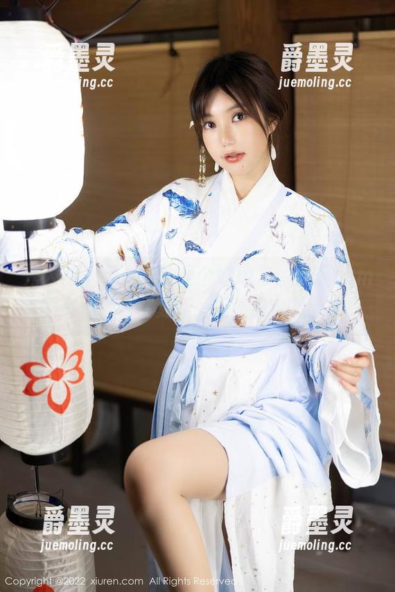 秀人网 - 天台真的是个好地方，美昕Yumi的写真集也在更新，搞得我也想上去！