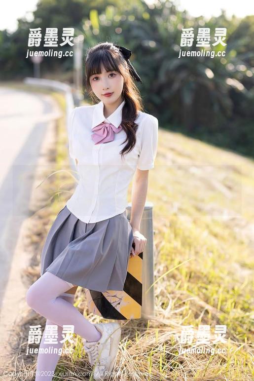 秀人网 - 艺轩女王，最新图库里的气场满分，真是太会造点子了！