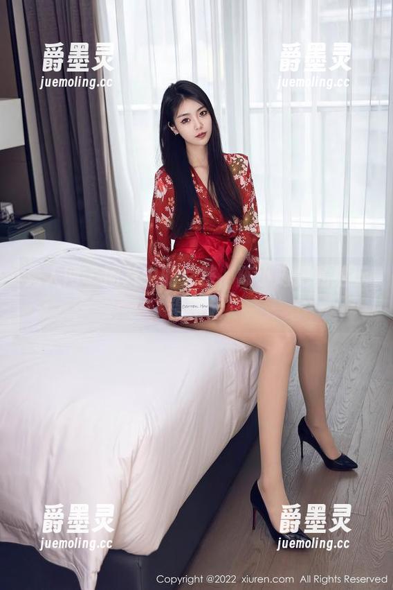 秀人网 - 图片中的女孩，陈小喵把私拍玩得飞起