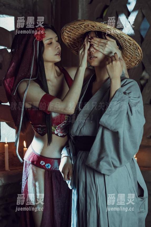 秋和柯基的作品，结果我只关注到那个女孩的逗样子！