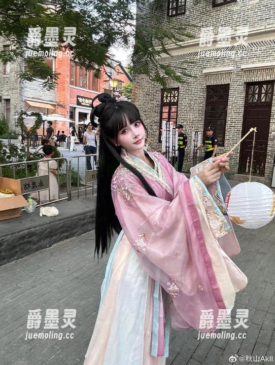 秋山AkI与狂三彻底结合，图包开启脑洞大开模式！