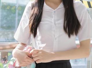 稚乖画册 – 看赤西夜夜的这组写真，吉他似乎只是个道具？