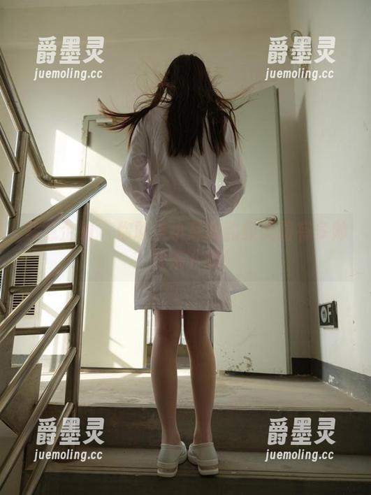 紧急企划 - 你敢信小恩的豹纹美图有多帅？快来下载！
