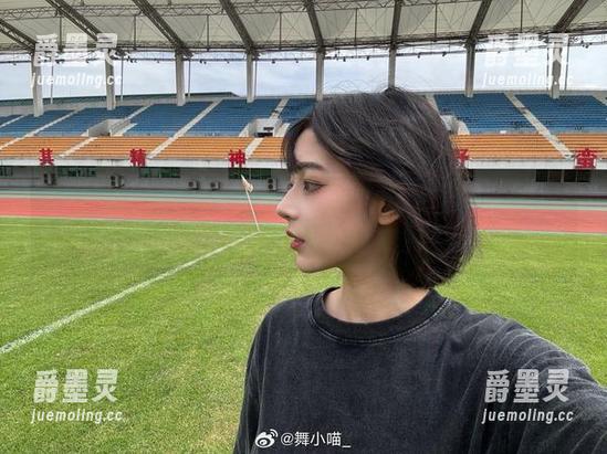 舞小喵不愧是舞小喵，和服高清图库里的每一幅都是绝美的风景，果然优雅无边！