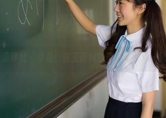 菠萝社 – 作品：在王语纯的浴室里漫游一下