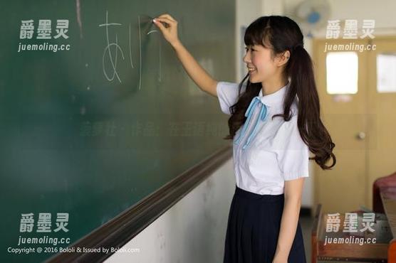 菠萝社 - 作品：在王语纯的浴室里漫游一下