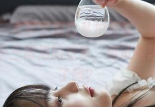 蜜桃社 – 木奈奈黑白私拍合集，突然跳出一段关于三明治的想象，难道是思维放飞了吗？