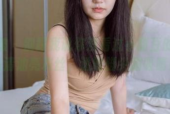 袜啵啵 – 别跟我说你没看过小甜豆的这款高清油亮灰丝，透明脚尖超吸睛！