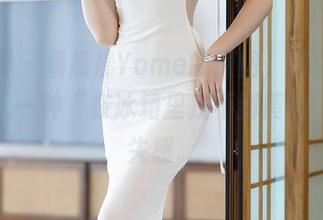 语画界 – 杨晨晨Yome的原图，纯白如雪，给人一种“在冰箱里找不到黄油”的迷失感。
