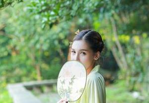 轰趴猫 – Ellie艾栗栗的清纯真相：原图全套竟有这层意思
