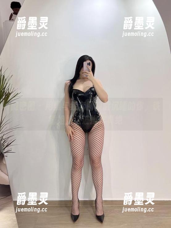微密圈 - 用黑与红套图唤醒沉睡的你，铁锤姐姐这波操作真绝