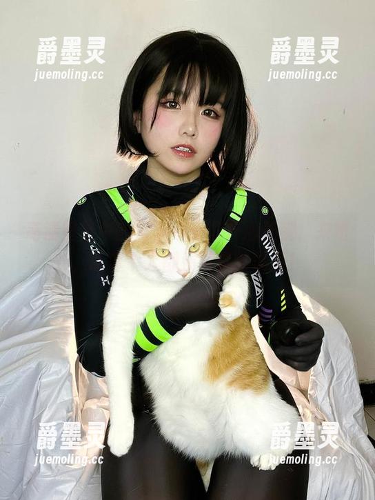 高清壁纸中的阿半今天很开心长腿，来吧，让每个人都羡慕你的墙面！