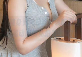 青豆客 – 健身男神扫除，谁能拒绝娜依灵儿运动时的私拍美图呢？
