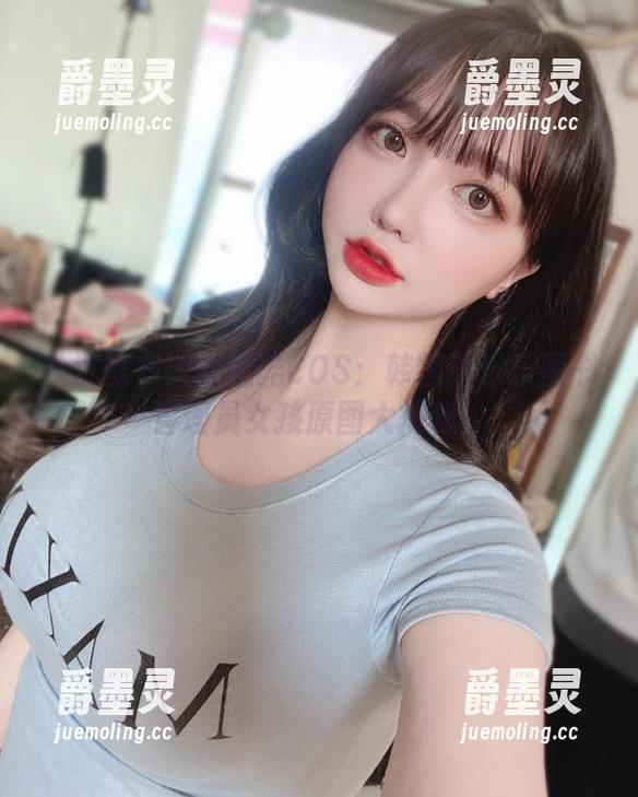 从沉默书架到炫酷COS：韩国孙乐乐图书管理员女孩原图大揭秘！