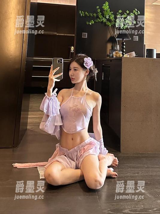 微密圈 - 私房美图：黎允熙的jk红裙，连天上的星星都想近距离欣赏！