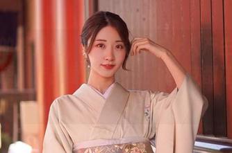 黑川的裤里丝，不同的图片让人产生无尽的联想，作品里的每一处小细节都让人动心。