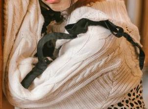 黑猫猫ovo最新创作，白上吹雪似乎在和我说话，分享这一刻的失落感…？